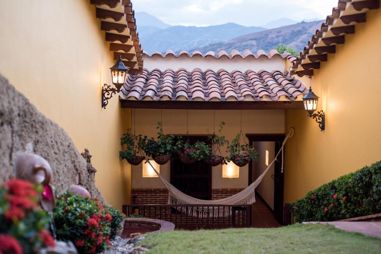 Nueva Granada Hotel Colonial -Centro Historico- Santa Fe de Antioquia Exterior photo